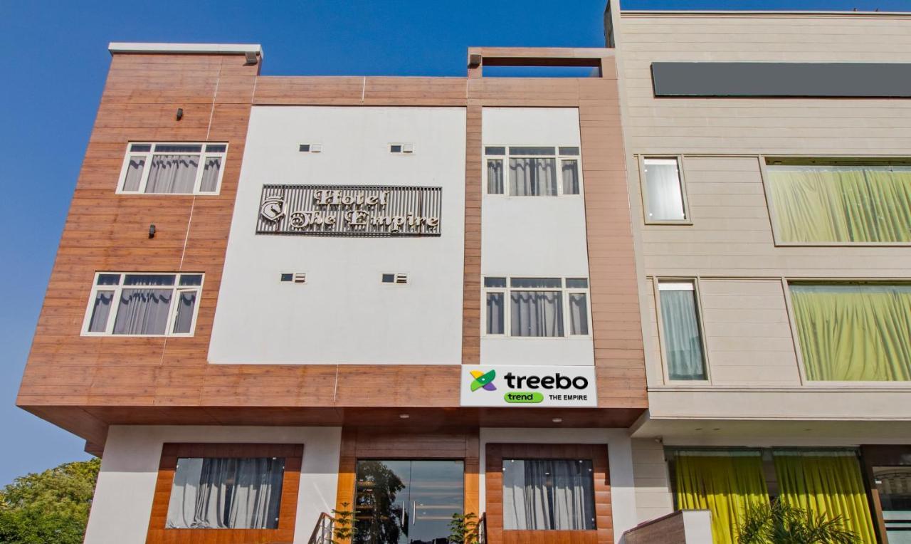 Treebo The Empire Near Taj Mahal Hotel 3*